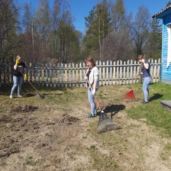 В детском саду продолжаются экологические субботники